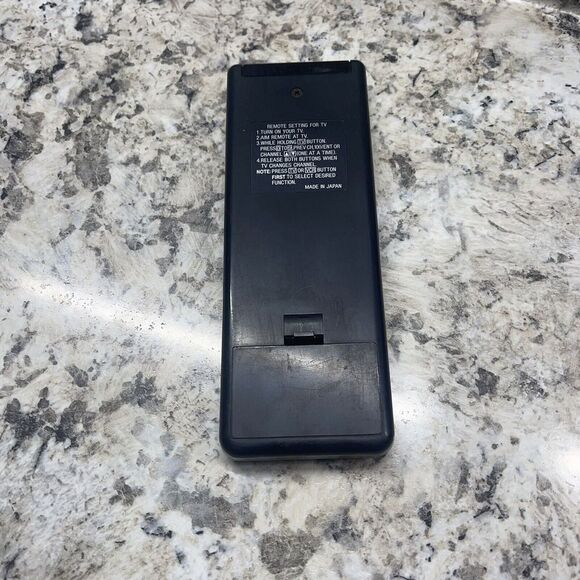 Hitachi VT-RM250A  Remote Control Cleaned UnTested. - Picture 6 of 6